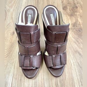 Vera Wang Lavender Brown Chunky Heels Size 8 EUC